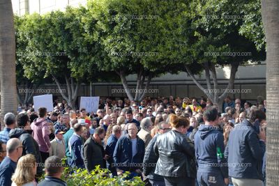 El presidente de Unión de Agricultores Independientes, en el centro de la manifestación