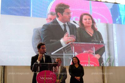 Francisco Góngora, alcalde de El Ejido, durante su discurso en el acto de inauguración de las instalaciones de Vicasol 3 El Ejido