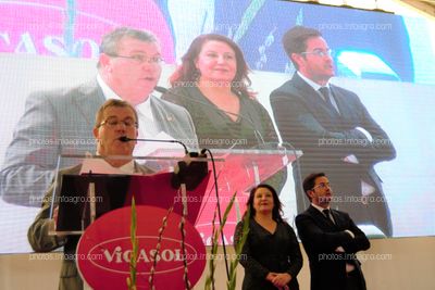 Juan Antonio González Real, presidente de Vicasol, durante su discurso en el acto de inauguración de Vicasol 3 El Ejido