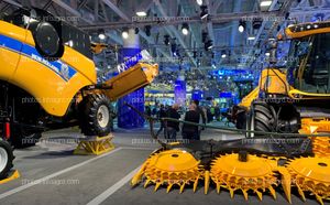 Maquinaria en el stand de New Holland en EIMA 2022