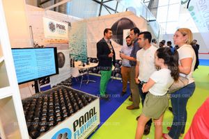 Panal Flotante - Stand Infoagro Exhibition