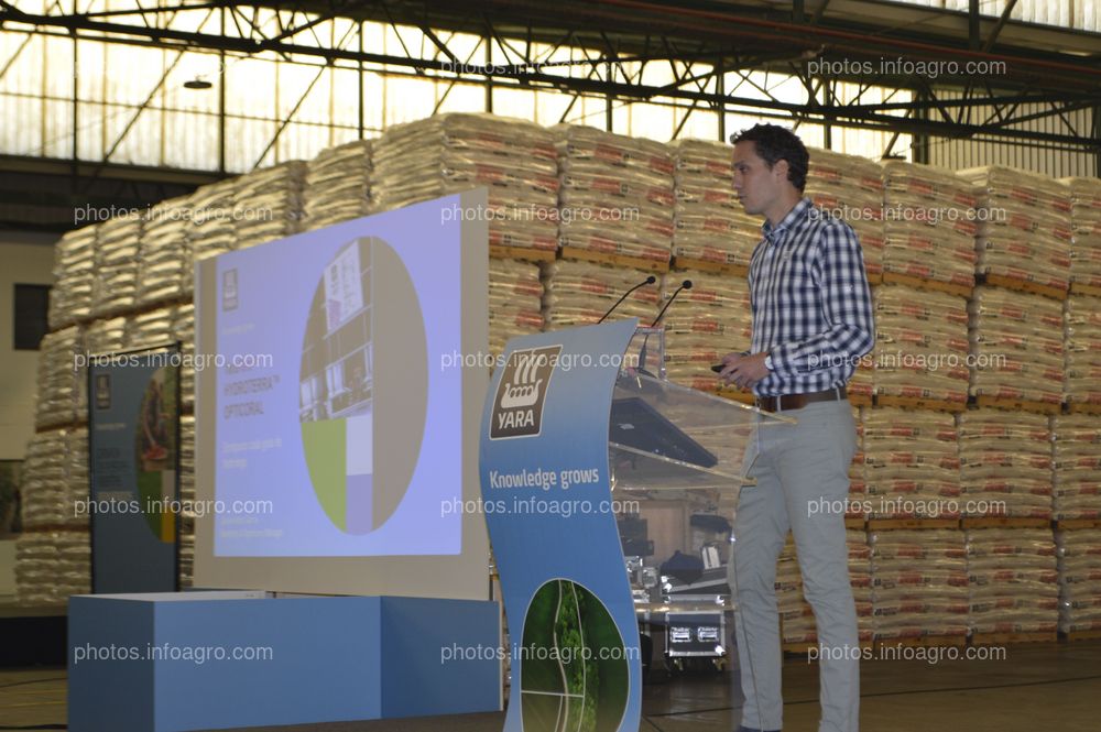 Javier Antón durante la presentación de la gama 'Opti' de bioestimulantes.