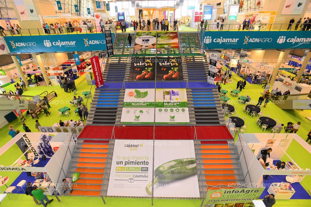 Escalera central - Espacios publicitarios Infoagro Exhibition