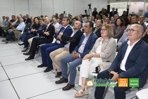 Ceremonia de reconocimiento a los pioneros de la comercialización de insumos agrícolas en Almería