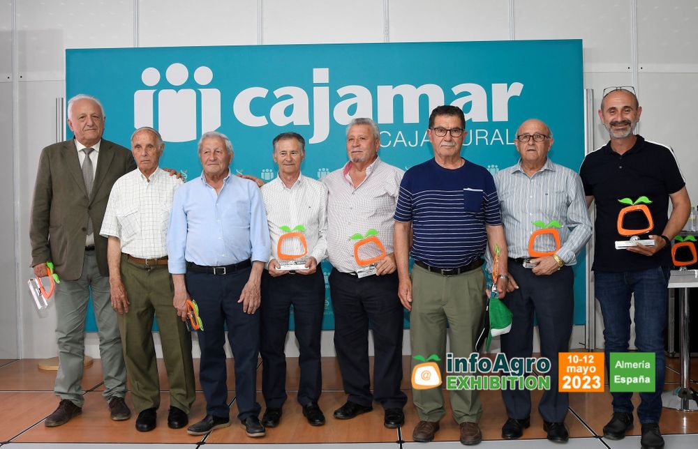 Ceremonia de reconocimiento a los pioneros de la comercialización de insumos agrícolas en Almería