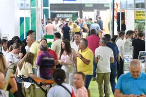 Gran afluencia de visitantes profesionales por los pasillos de Infoagro Exhibition 2025, conociendo de primera mano, los productos y servicios de las empresas expositoras