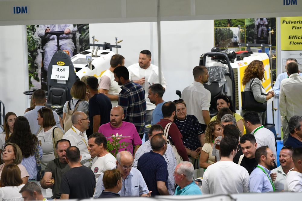 Gran cantidad de visitantes profesionales, conociendo los productos y servicios de las empresas expositoras en Infoagro Exhibition 2025