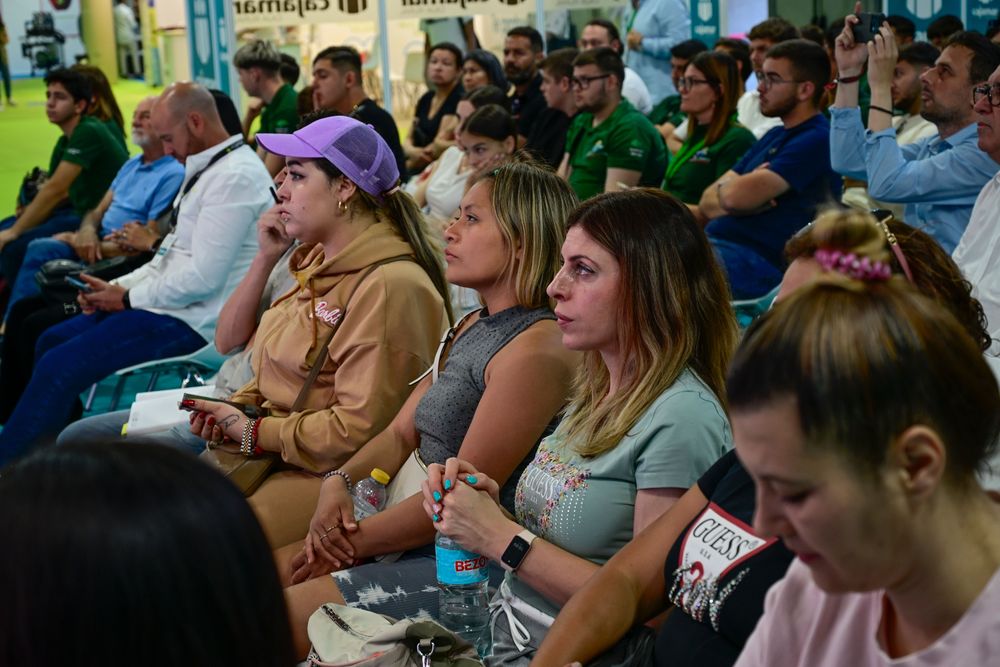 Asistentes a una de las conferencias de Infoagro Summit 2025