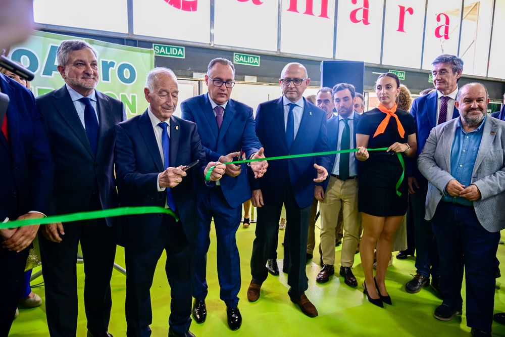 Corte de cinta inaugural de Infoagro Exhibition 2025
