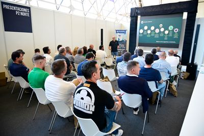 Presentación comercial de una empresa a clientes potenciales en Infoagro Exhibition 2025