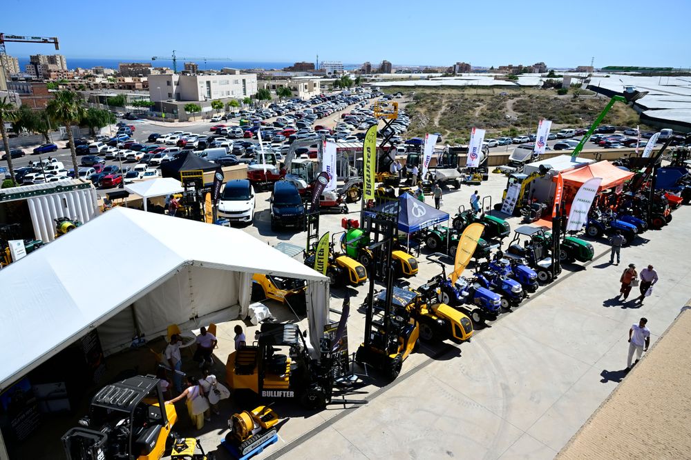 Maquinaria expuesta en la zona exterior de Infoagro Exhibition 2025