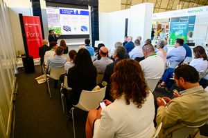 Presentación comercial de una empresa durante Infoagro Exhibition 2025