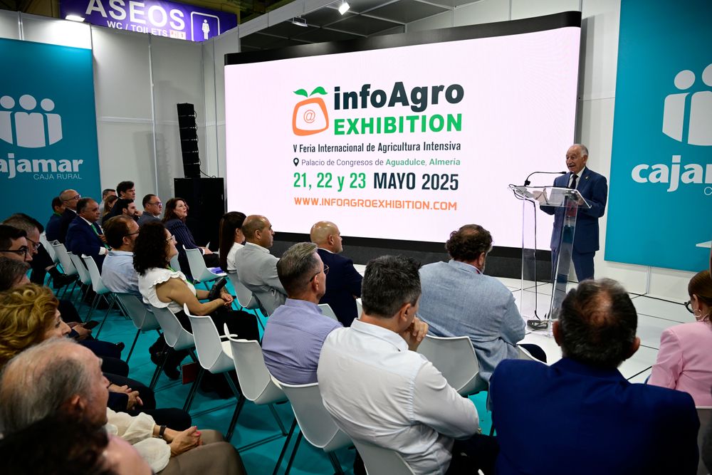 Gabriel Amat, alcalde de Roquetas de Mar, durante su intervención en la Entrega de Premios Infoagro Exhibition 2025