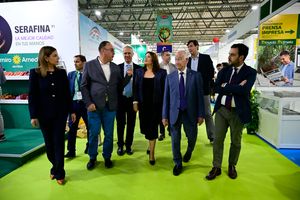 Visita de autoridades a los stands de las empresas expositoras durante la última jornada de Infoagro Exhibition 2025
