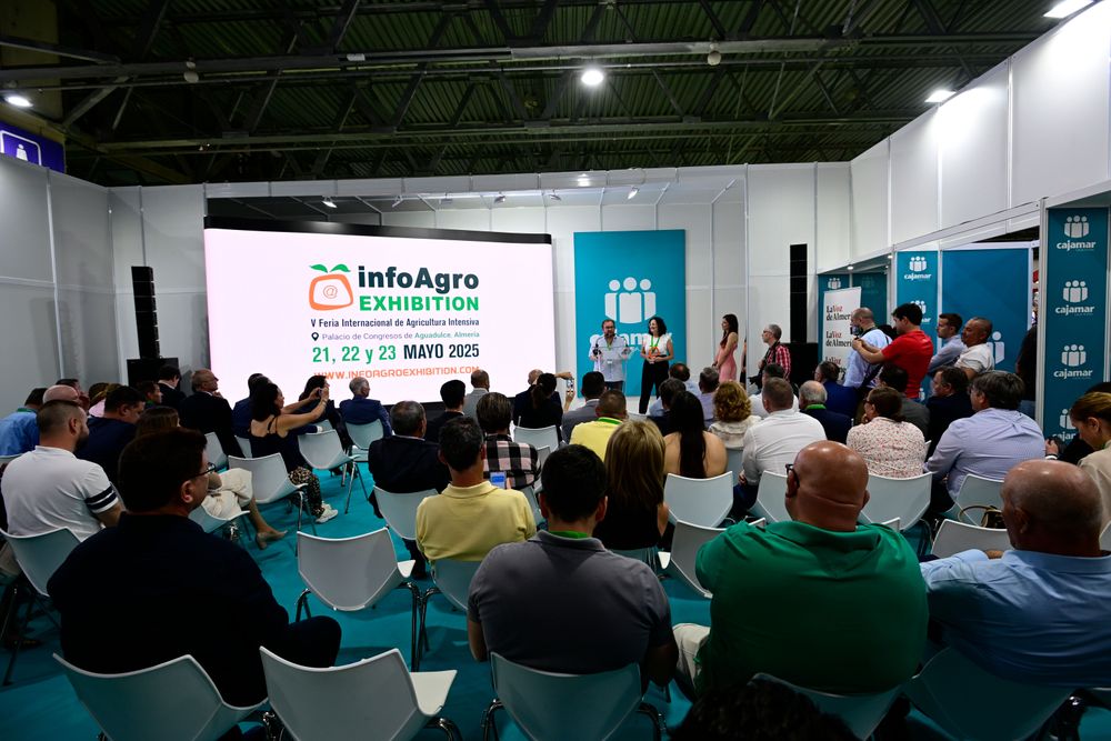 Asistentes a la Ceremonia de Entrega de Premios IE2025