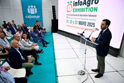 Carlos Sánchez, diputado provincial de Promoción Agroalimentaria, durante su intervención en la Ceremonia de Entrega de Premios IE2025