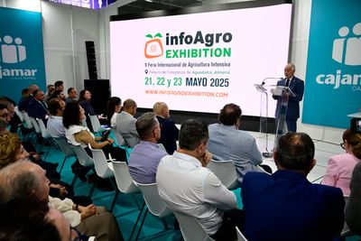 Momento de la intervención de Gabriel Amat durante la Ceremonia de Entrega de Premios IE2025