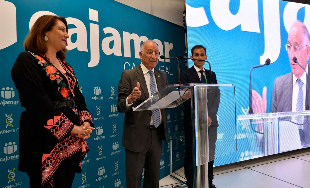 Carmen Crespo y Gabriel Amat durante el acto de entrega de Premios de Infoagro Exhibition 2019