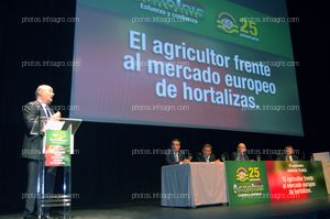 Juan Antonio Díaz Planelles, durante su discurso en la clausura del acto de celebración del 25 Aniversario de Agroiris.
