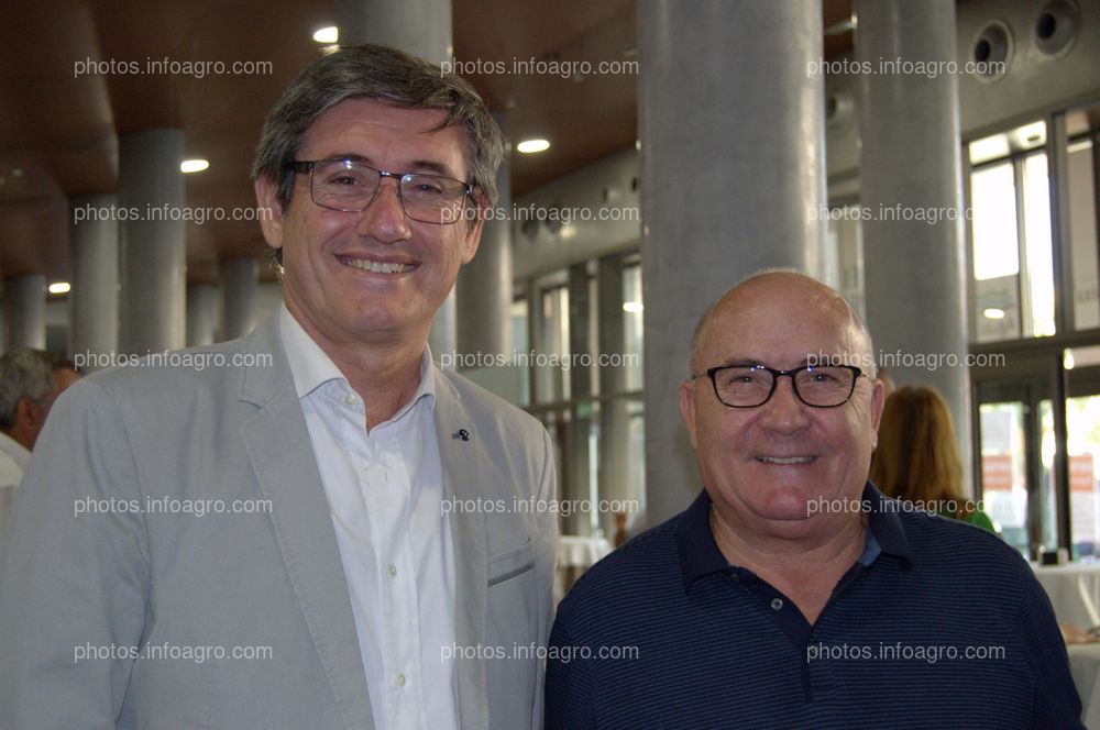 Manuel Cortés, alcalde de Adra, y Francisco López, concejal de Agricultura del Ayuntamiento de Adra, acudieron al acto de celebración del 25 aniversario de Agroiris.