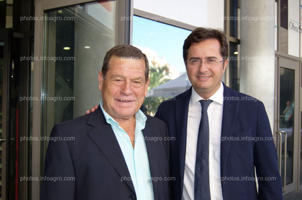 José Luque Villegas, presidente de Agroiris, y Francisco Góngora, alcalde de El Ejido, durante el acto de celebración del 25 Aniversario de Agroiris.