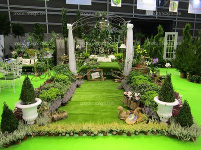 Stand de Viveros Gutiérrez con una idea de paisajismo y decoración para el jardín
